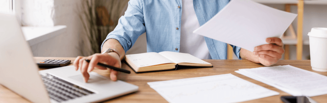 Does an independent contractor need a business license?