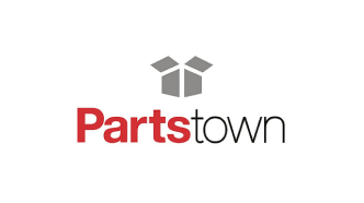 Logo Parts Town avec un texte rouge et noir et une icône grise en forme de boîte ouverte au-dessus du texte.