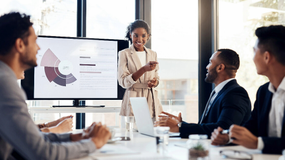 Simplify-business-meeting-social